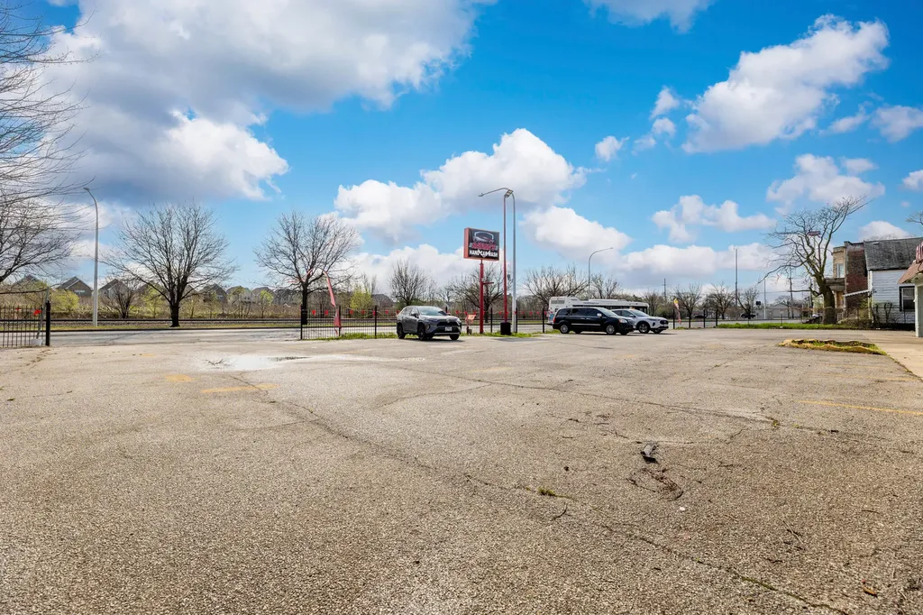 10620 South Vincennes Avenue Chicago IL 60643