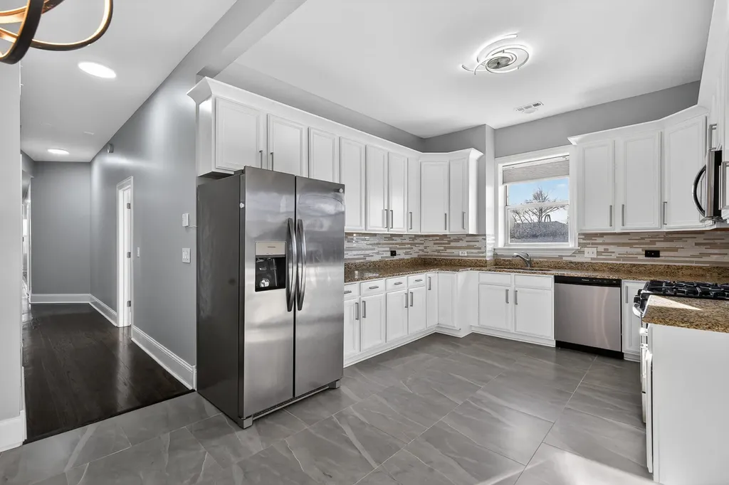4646 South Prairie Avenue Chicago IL 60653