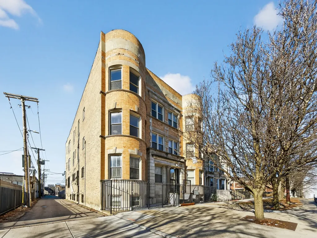 4646 South Prairie Avenue Chicago IL 60653