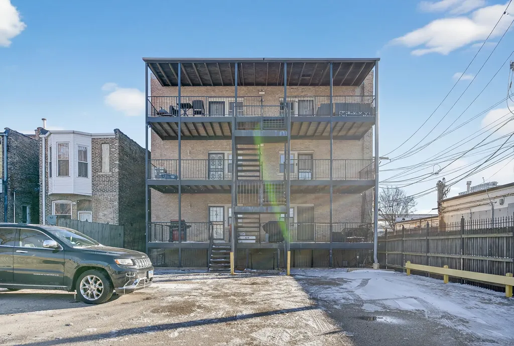 4646 South Prairie Avenue Chicago IL 60653