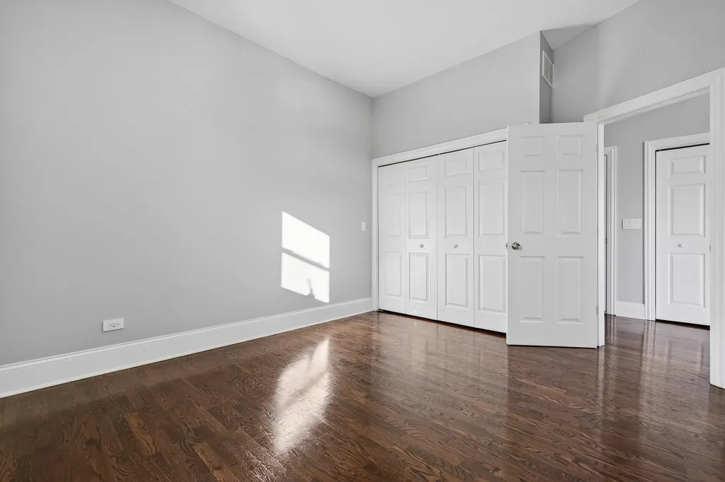 4646 South Prairie Avenue Chicago IL 60653