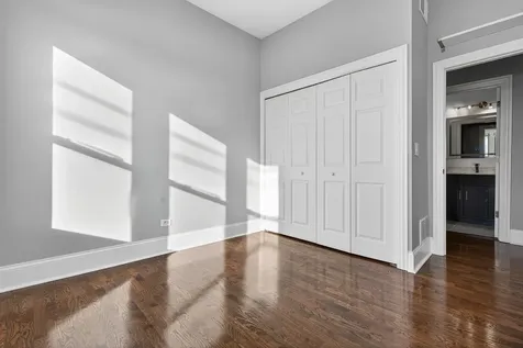 4646 South Prairie Avenue Chicago IL 60653