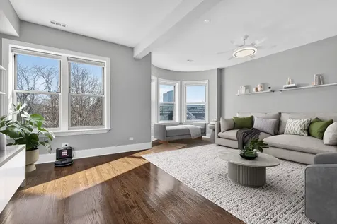 4646 South Prairie Avenue Chicago IL 60653