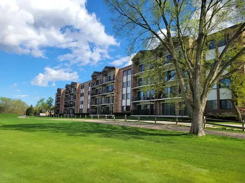 250 West Parliament Place Mount Prospect IL 60056