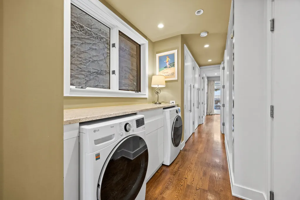 3321 North Sheffield Avenue Chicago IL 60657