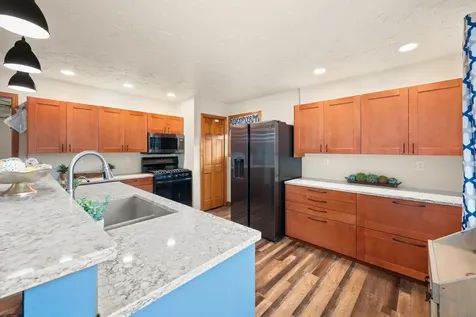 1605 Longwood Drive Sycamore IL 60178