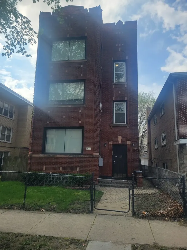 7918 South Essex Avenue Chicago IL 60617