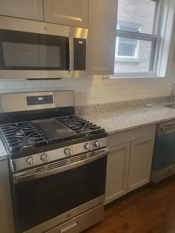 7918 South Essex Avenue Chicago IL 60617