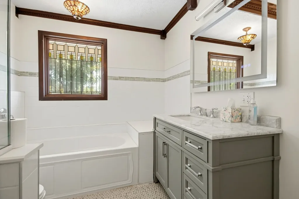 75 South 2nd Avenue Lombard IL 60148