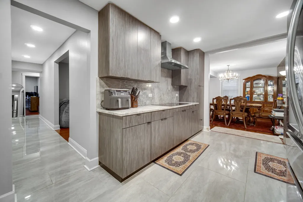 8210 Elmwood Street Skokie IL 60077