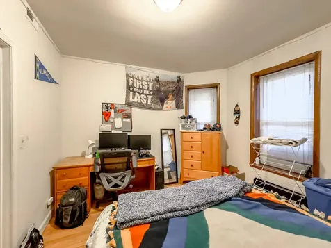 6711 North Sheridan Road Chicago IL 60626