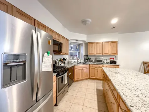 6711 North Sheridan Road Chicago IL 60626
