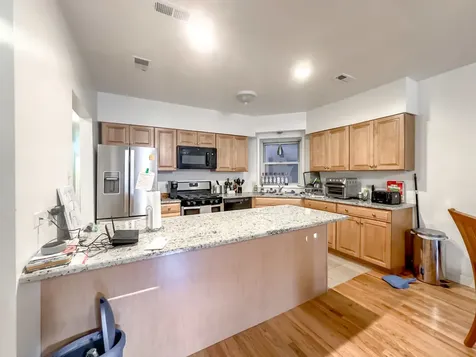 6711 North Sheridan Road Chicago IL 60626