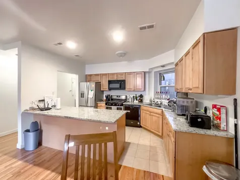 6711 North Sheridan Road Chicago IL 60626