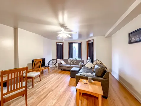 6711 North Sheridan Road Chicago IL 60626