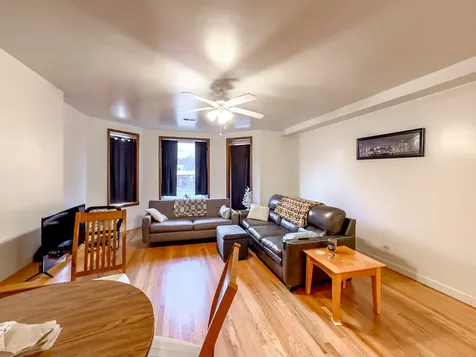 6711 North Sheridan Road Chicago IL 60626