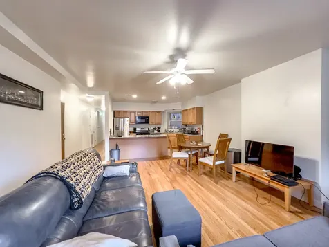 6711 North Sheridan Road Chicago IL 60626