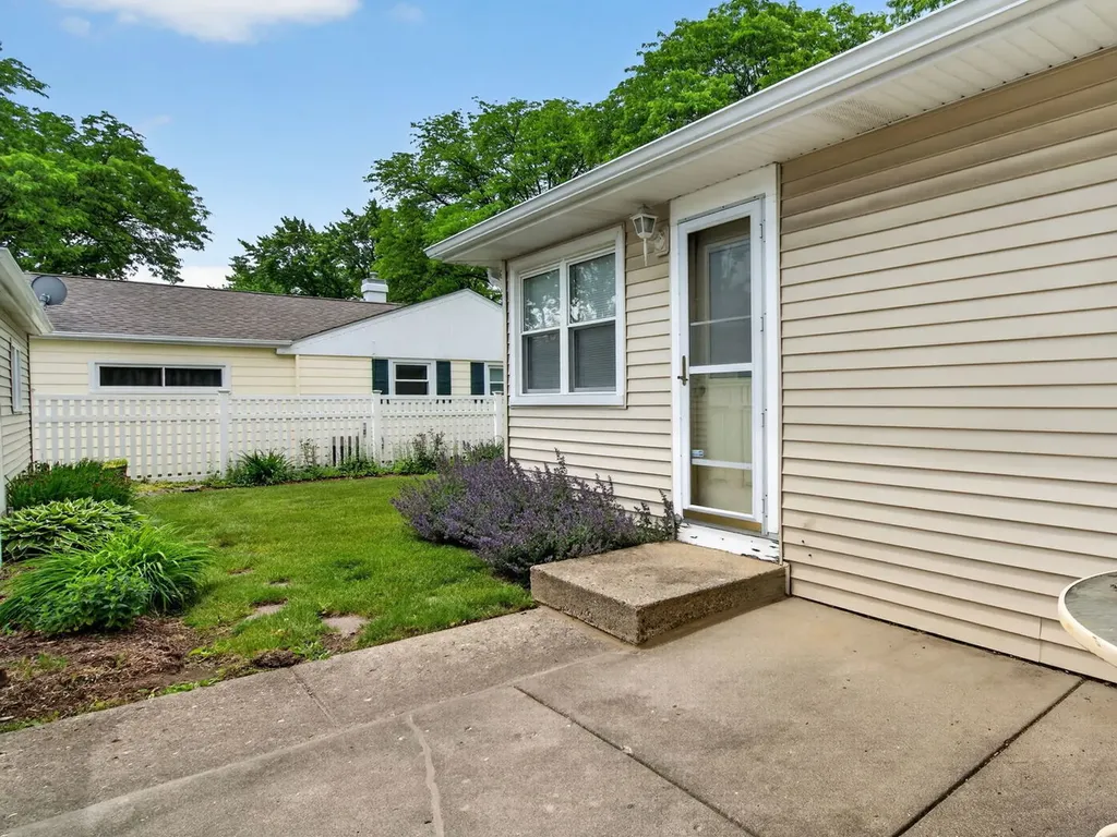 3609 Kingfisher Lane Rolling Meadows IL 60008