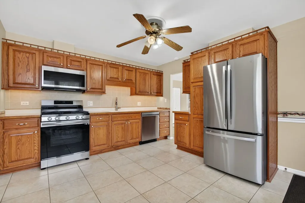 3609 Kingfisher Lane Rolling Meadows IL 60008