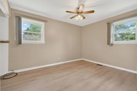 3609 Kingfisher Lane Rolling Meadows IL 60008