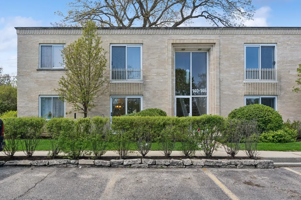 140 Green Bay Road Glencoe IL 60022
