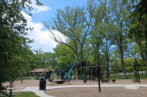 140 Green Bay Road Glencoe IL 60022