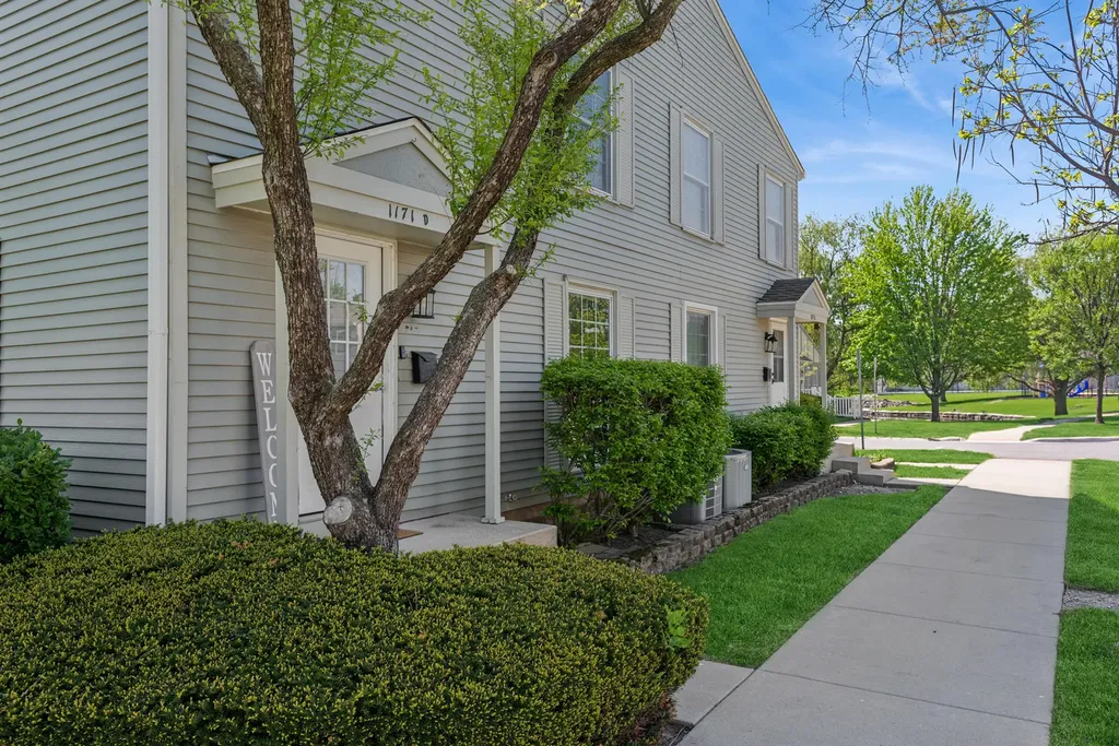 1171 Bunker Hill Court Wheaton IL 60189