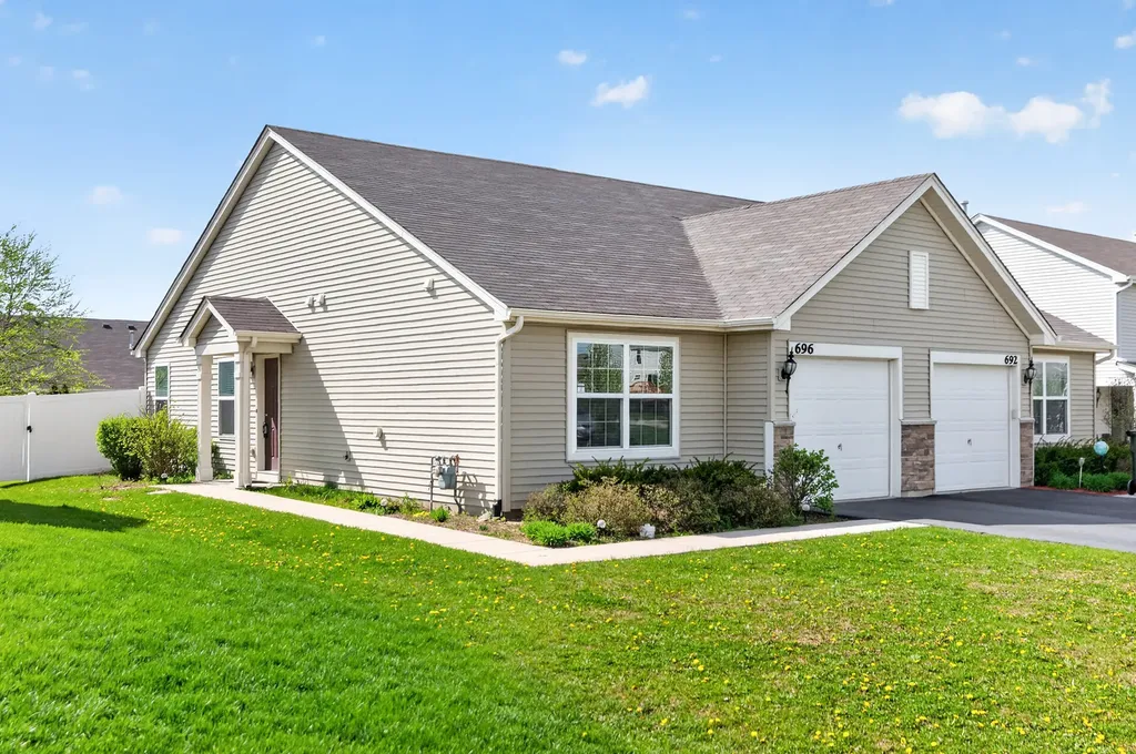 696 Vine Street Hampshire IL 60140
