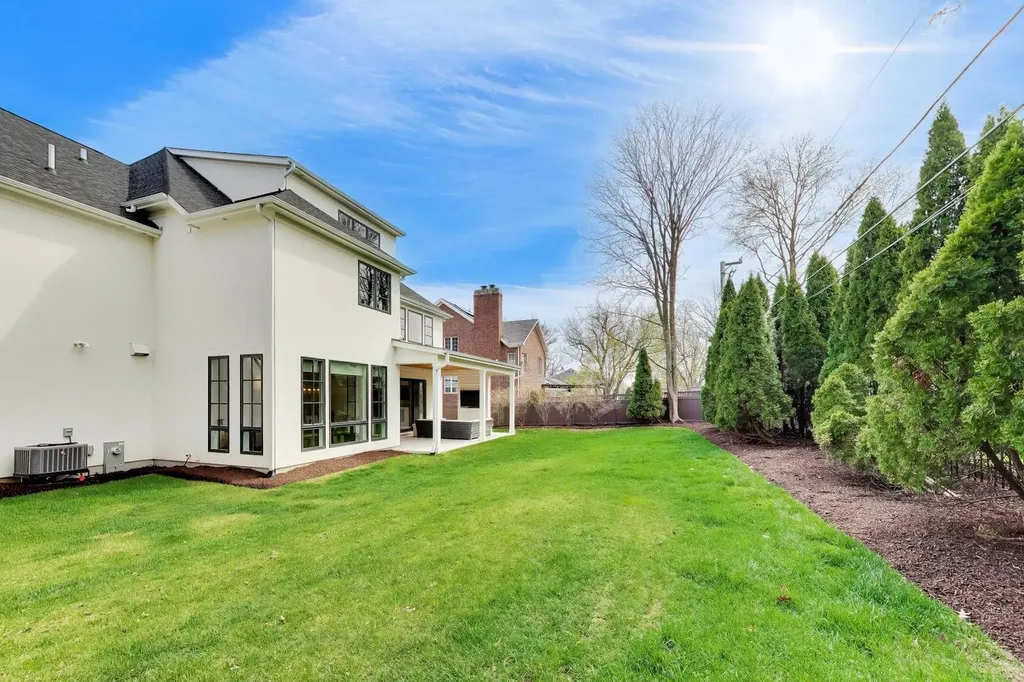 910 Allmen Avenue Hinsdale IL 60521