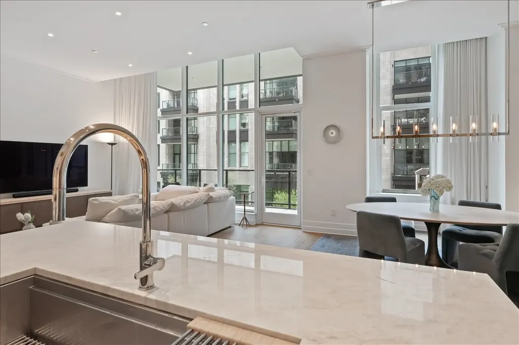 435 North Michigan Avenue Chicago IL 60611