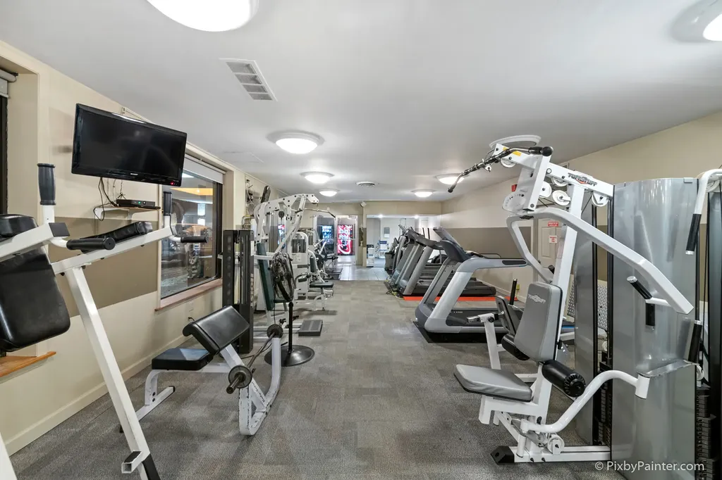 720 West Gordon Terrace Chicago IL 60613