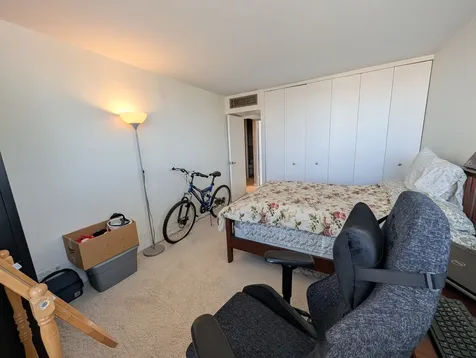 720 West Gordon Terrace Chicago IL 60613