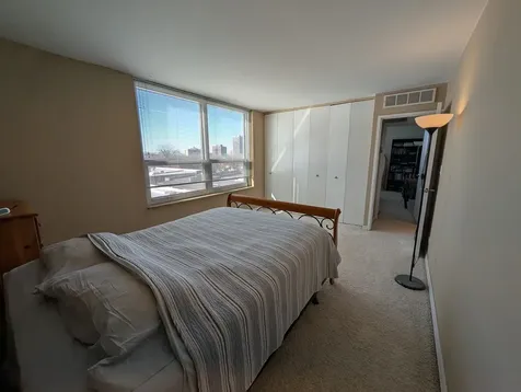720 West Gordon Terrace Chicago IL 60613