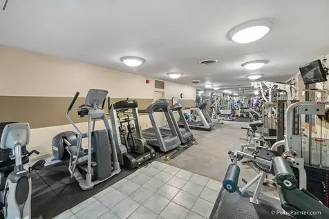 720 West Gordon Terrace Chicago IL 60613