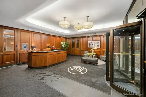 720 West Gordon Terrace Chicago IL 60613