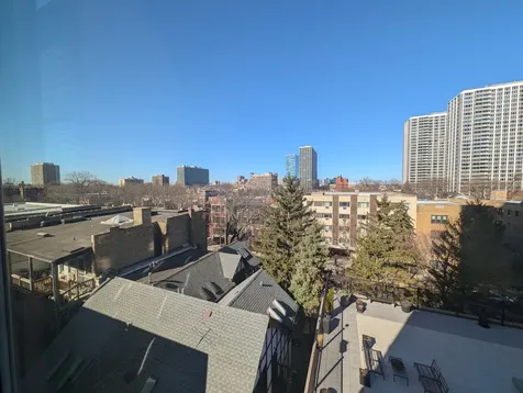 720 West Gordon Terrace Chicago IL 60613