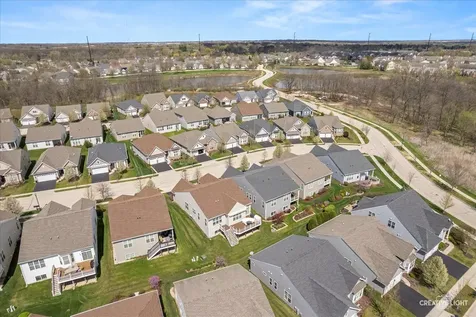 3857 Double Eagle Drive Elgin IL 60124