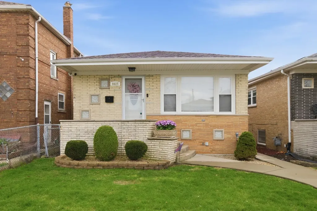 6425 West 64th Street Chicago IL 60638