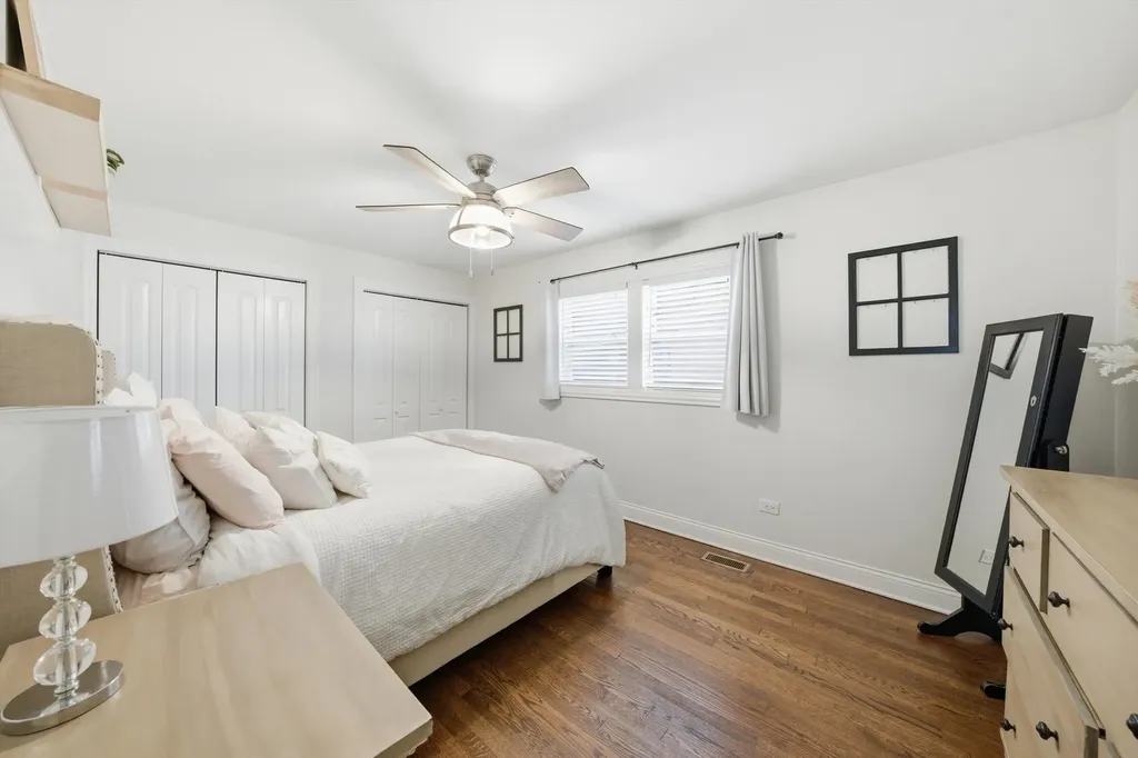 6425 West 64th Street Chicago IL 60638