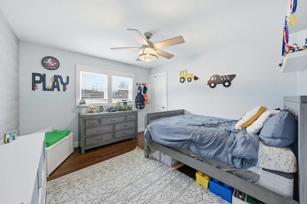 6425 West 64th Street Chicago IL 60638