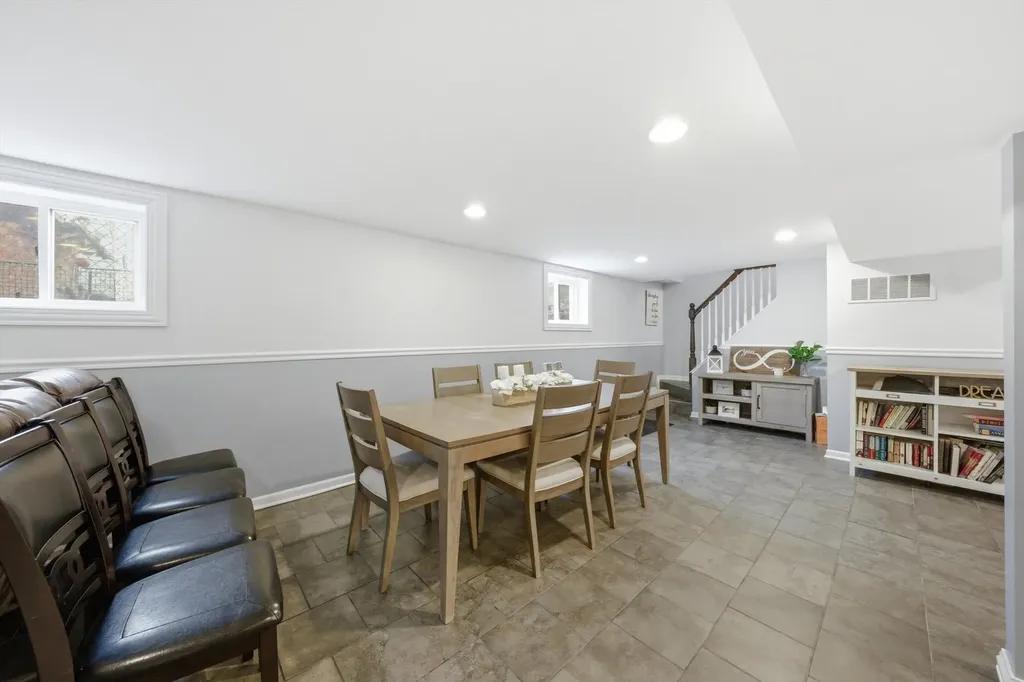 6425 West 64th Street Chicago IL 60638