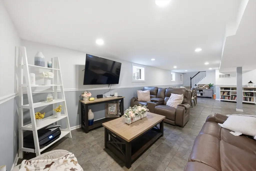 6425 West 64th Street Chicago IL 60638