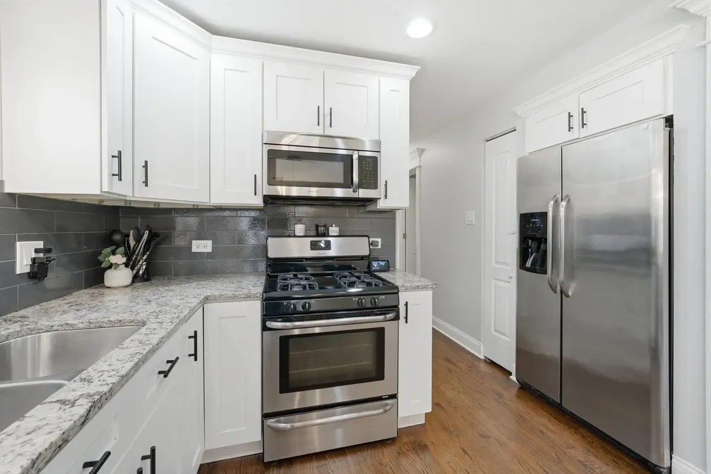 6425 West 64th Street Chicago IL 60638