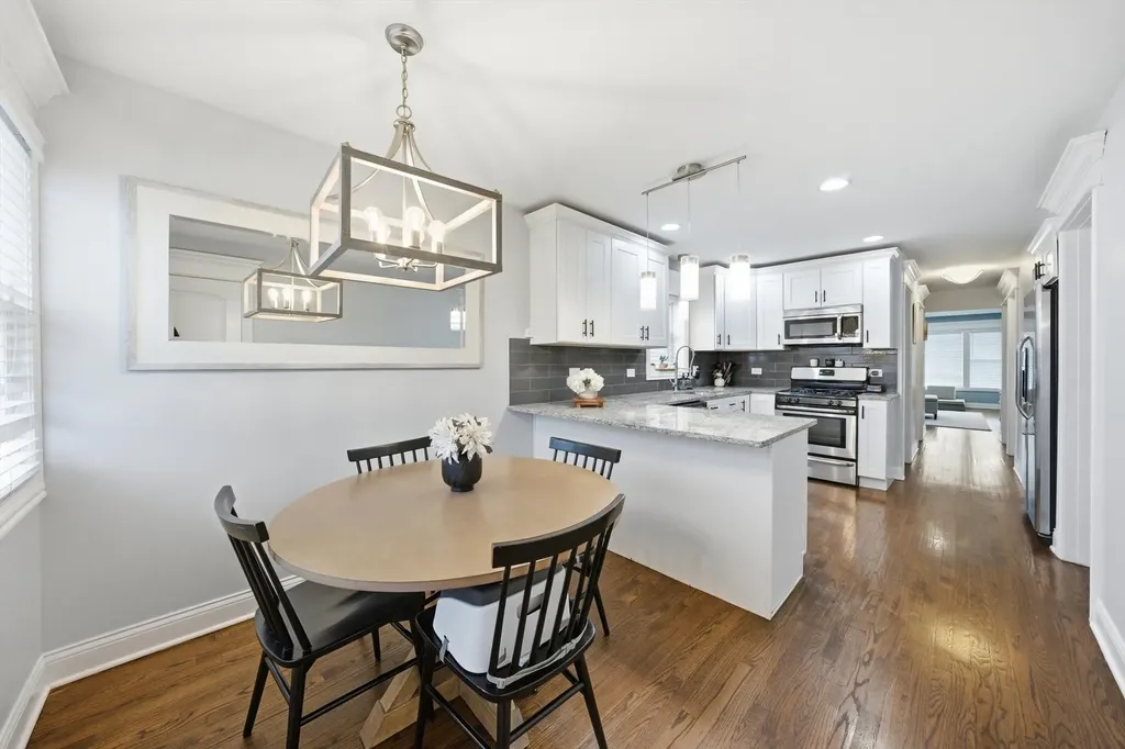 6425 West 64th Street Chicago IL 60638
