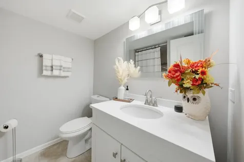 6425 West 64th Street Chicago IL 60638