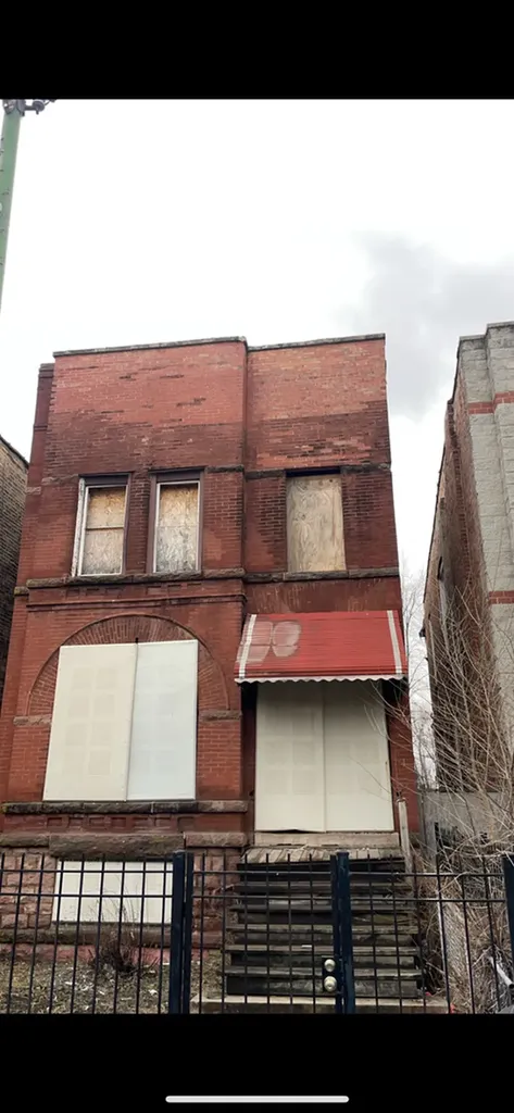334 North Avers Avenue Chicago IL 60624