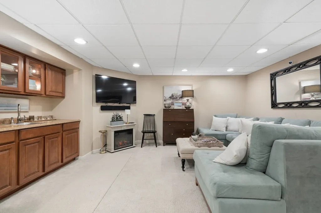721 Burgess Hill Road Naperville IL 60565