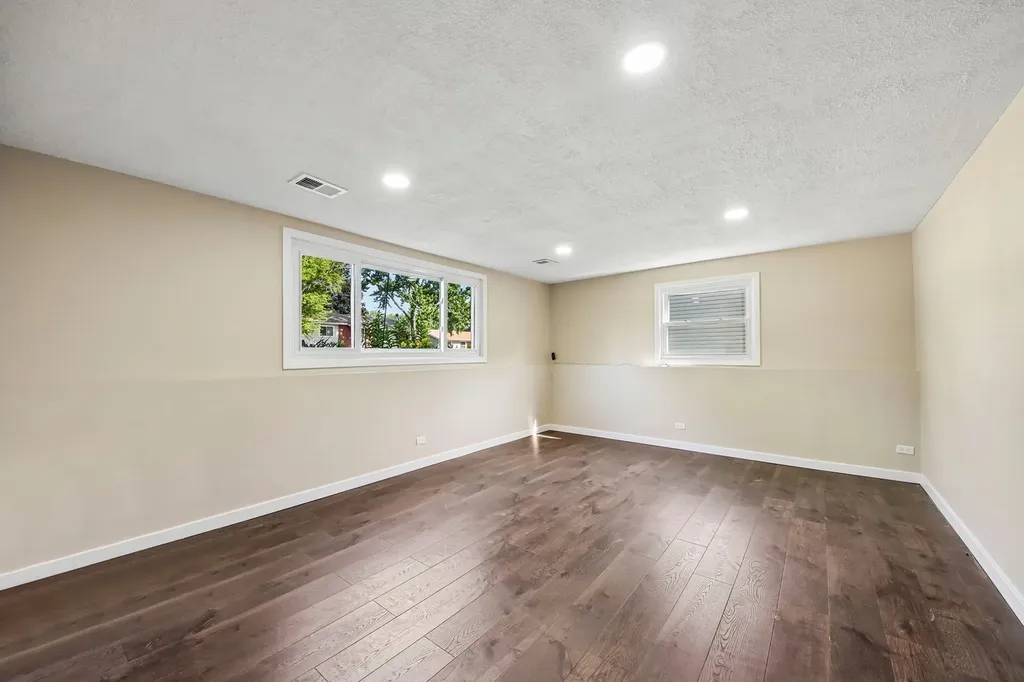 420 Justine Avenue Bolingbrook IL 60440