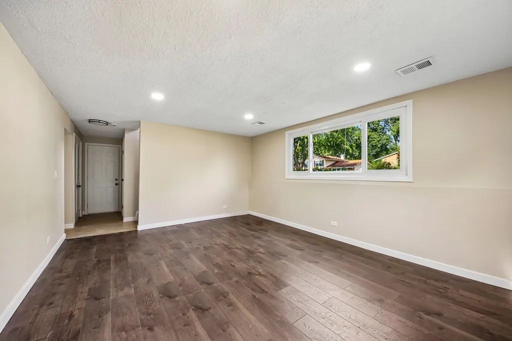 420 Justine Avenue Bolingbrook IL 60440