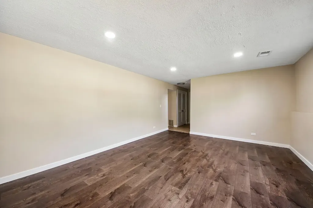 420 Justine Avenue Bolingbrook IL 60440
